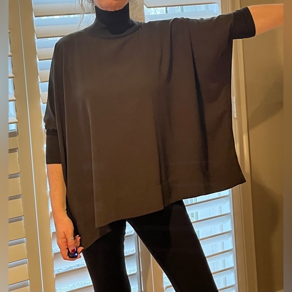 Aritzia Hamish Dolmon Olive Green
Babaton Top EUC - Picture 8 of 10